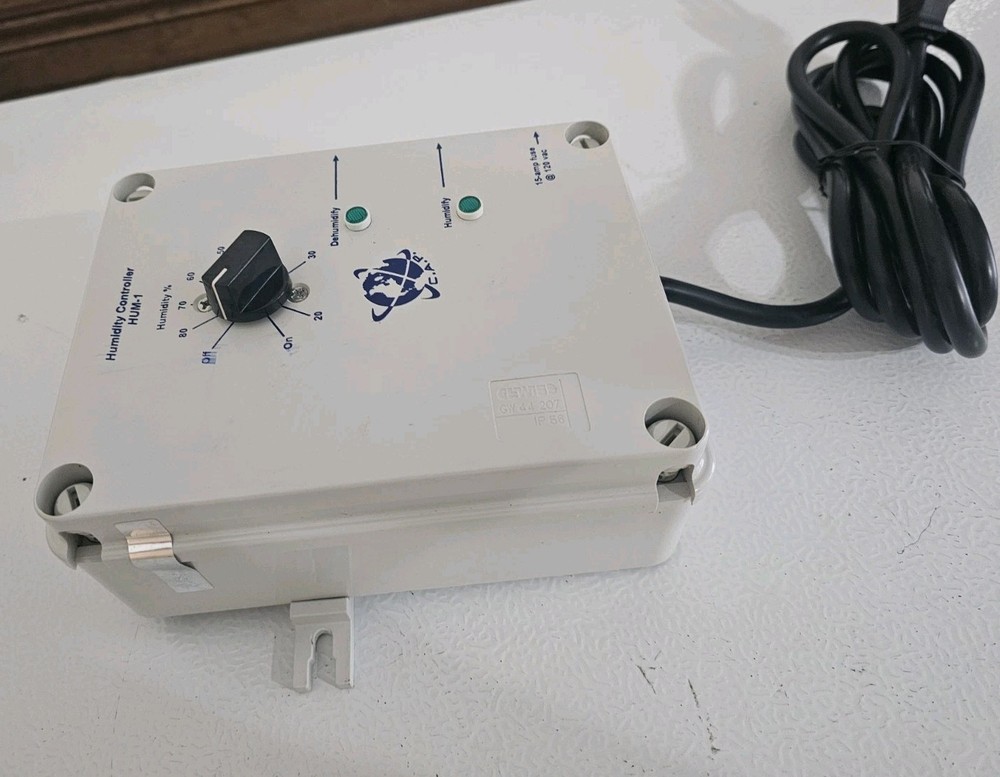 C.A.P HUM-1 Humidity Controller - 2 AC Outlets - Open Box - NICE - NEW!