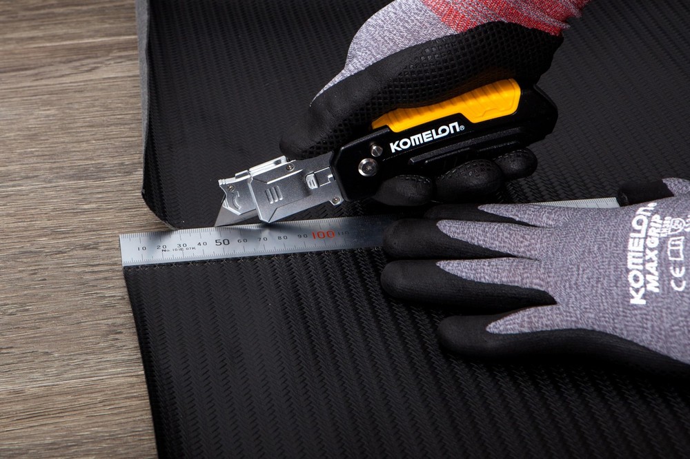 Komelon Folding 2-N-1 Utility Knife Scraper