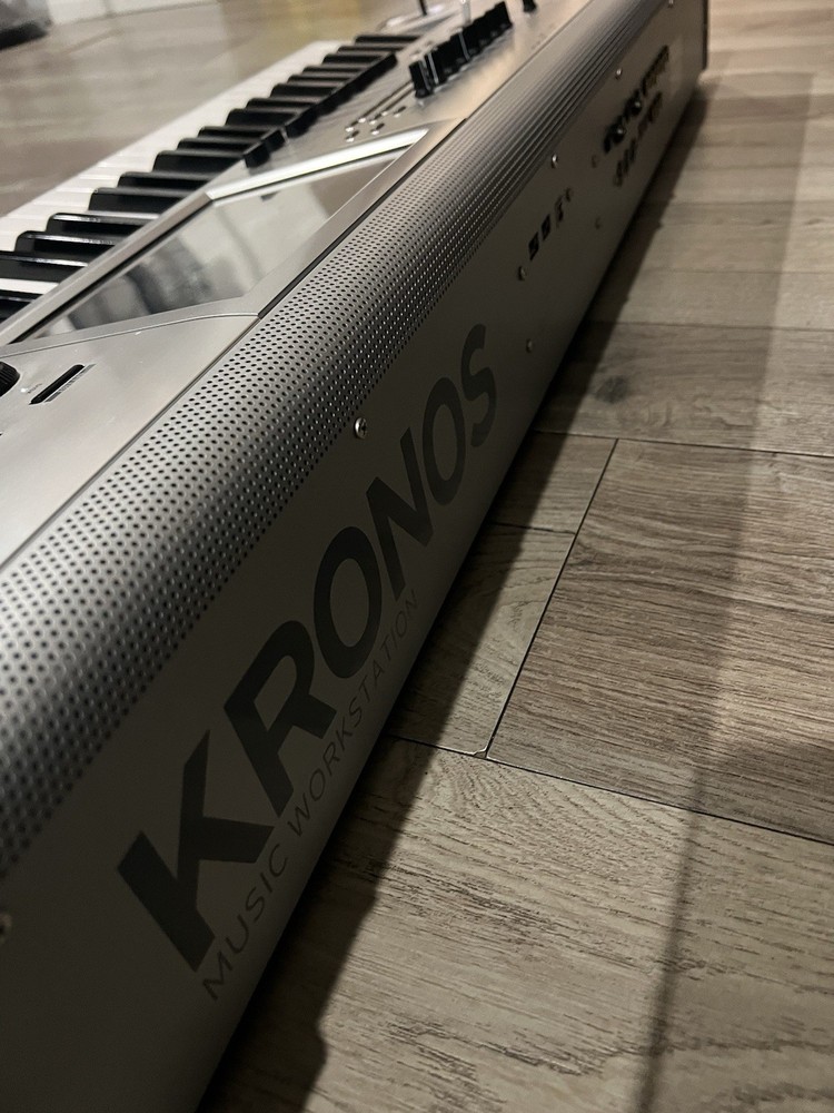 Korg Kronos 2 88 Platinum