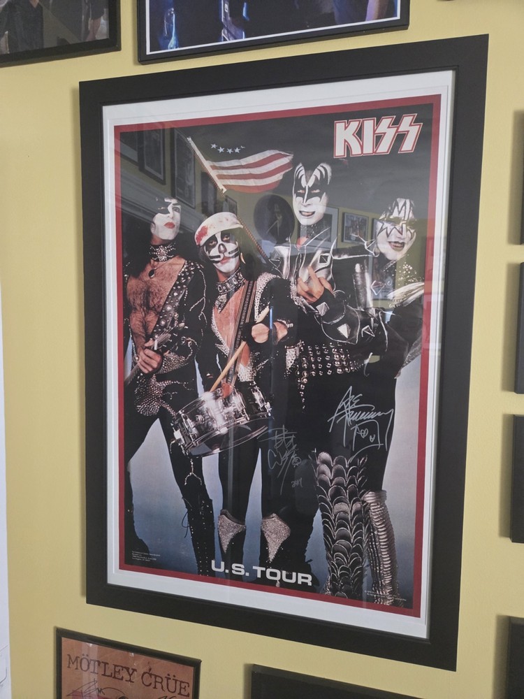 Original Vintage KISS POSTER SIGNED by ACE & PETER Amazing Condition Rare