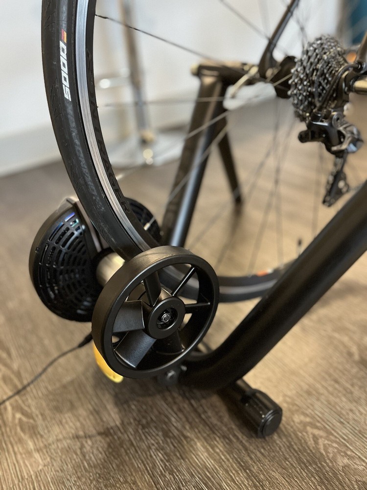 SARIS M2 smart trainer cycling