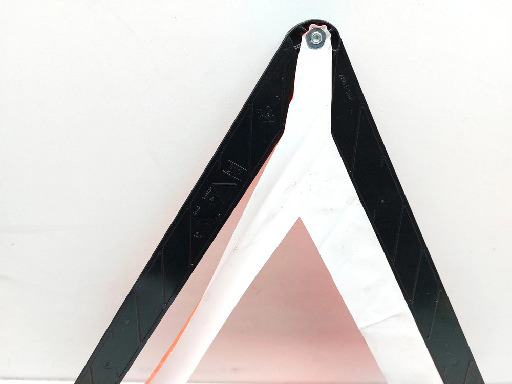 VOLVO V40 2015 EMERGENCY WARNING HAZARD TRIANGLE 27R033996