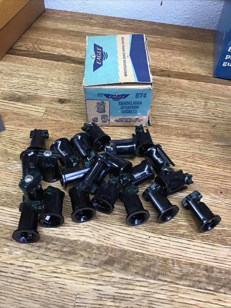 22 NEW Eagle 974 Vampire Lampholder Pilot Light 125v Candelabra Base