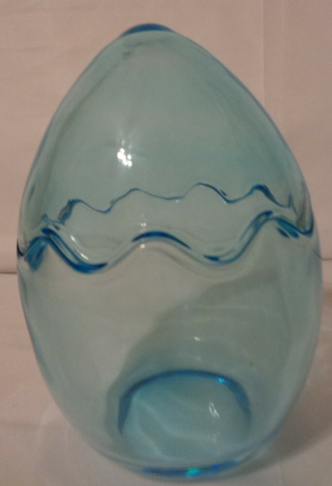 GLASS EASTER EGG CANDY DISH PASTEL BLUE 2 PC ZIG ZAG EDGE HATCHED SHELL TRINKET