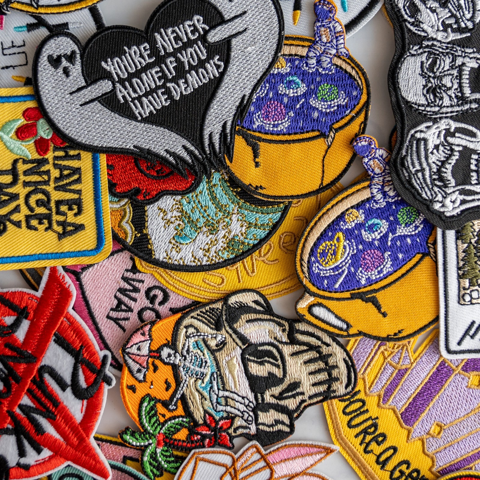 25pcs/lot Random Mix High quality Iron on Patches Fashion Embroidered USA