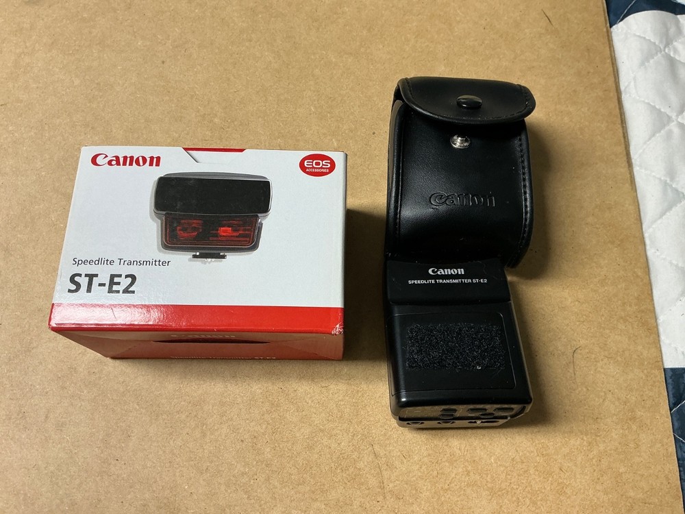 Canon ST-E2 Speedlite Transmitter, with case and box