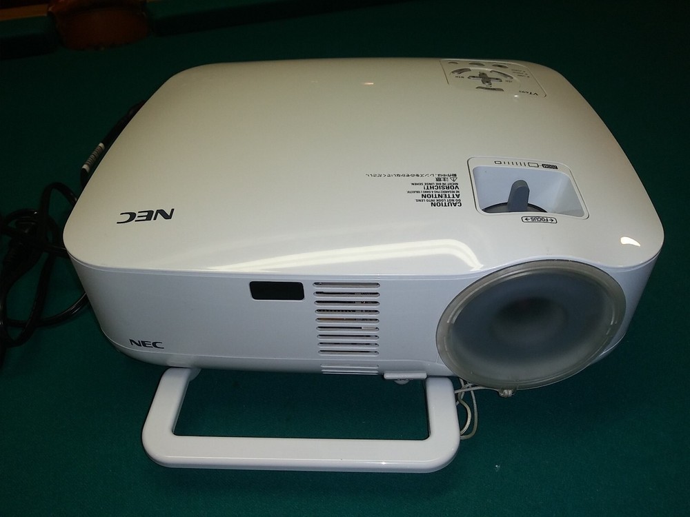 NEC VT695 Portable Projector LCD Multimedia Data w/ Remote Cords & Ceiling Mount