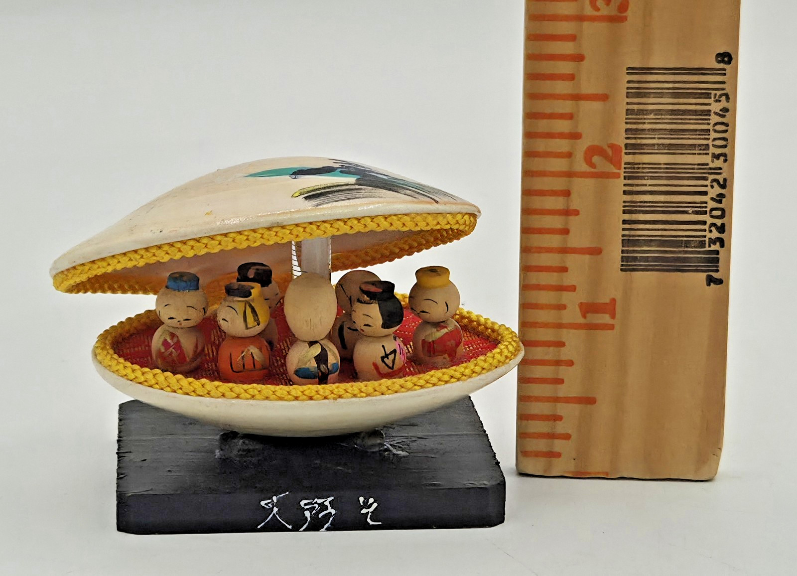 VTG Japanese Seven 7 Lucky Gods Kokeshi Wood Figures Clam Shell Shichifukujin