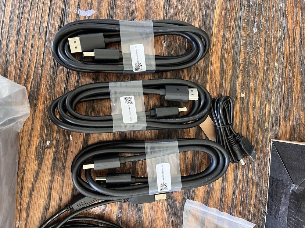 Ecolmy DP KVM Switch Model EC-322D-2 Open Box