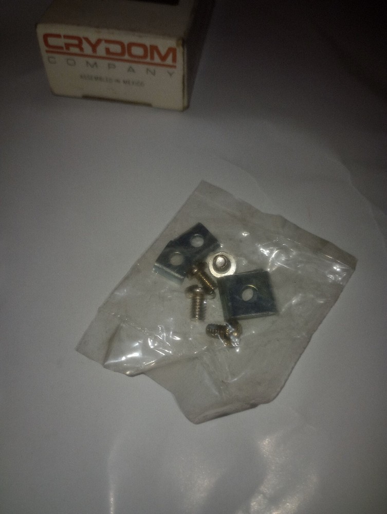 NEW GENUINE CRYDOM D1240 SOLID STATE RELAY 3-32V