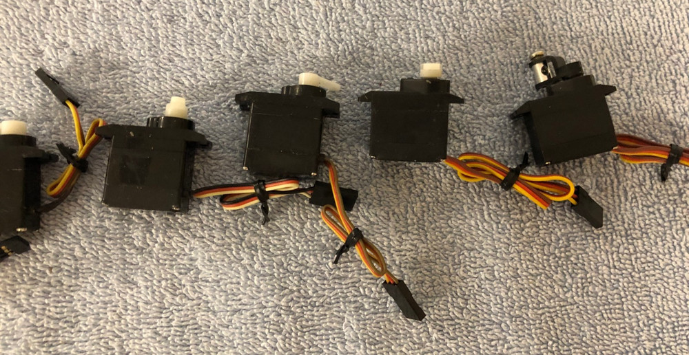 7ea Micro Servos With Universal (JR) type connectors