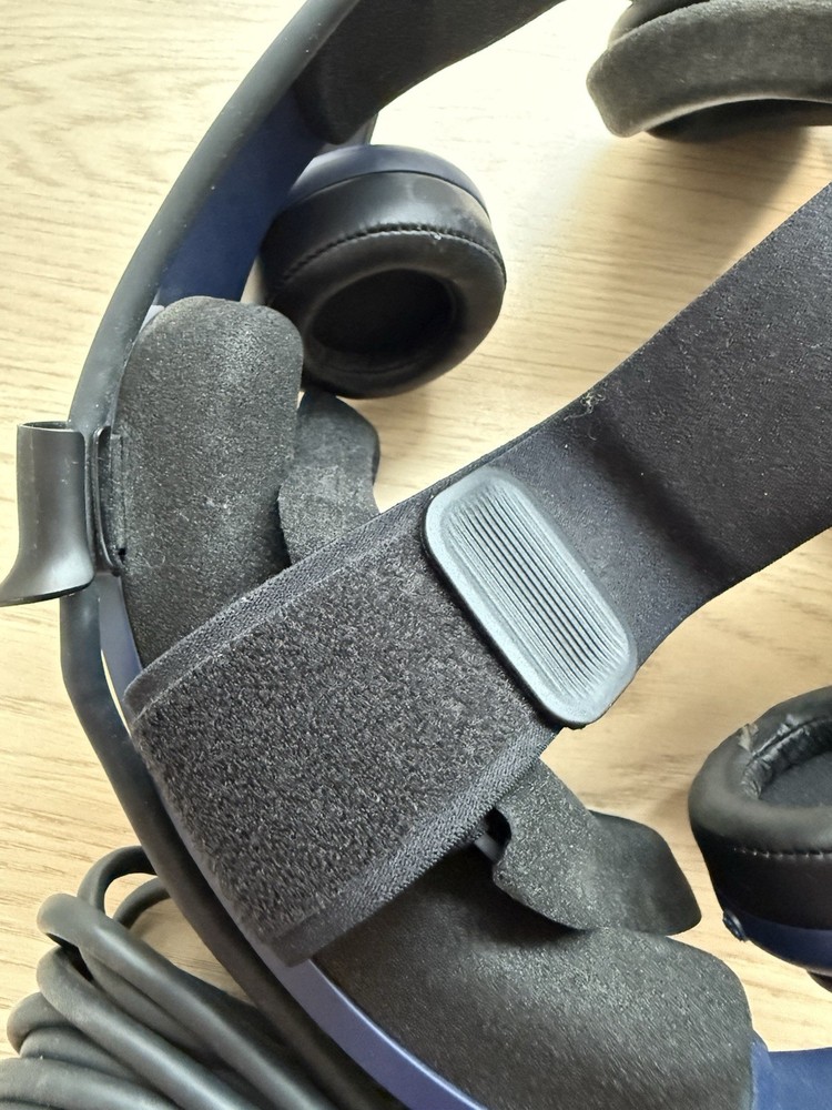 HTC VIVE Pro VR Blue Headset With Cable & Black Controllers - Read Please