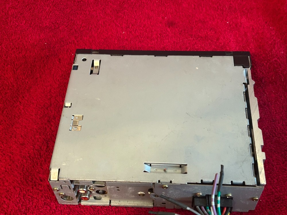 JVC AMERICAS CORP MODEL KD-S5050 CD RECEIVER MISSING FACEPLATE