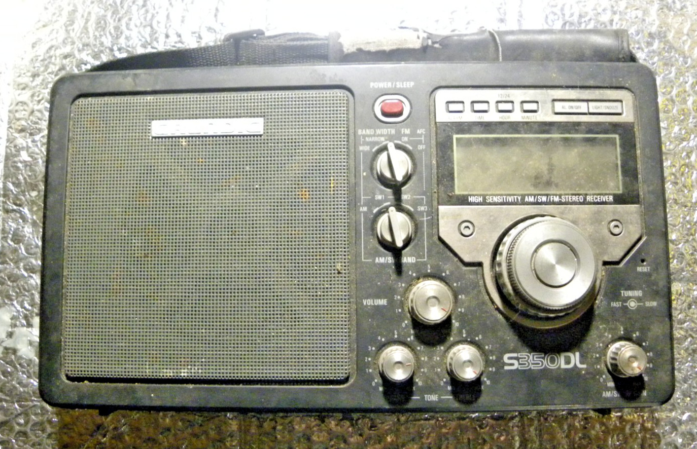 Grundig S350DL AM/FM/SW World Receiver – AS-IS / For Parts or Repair