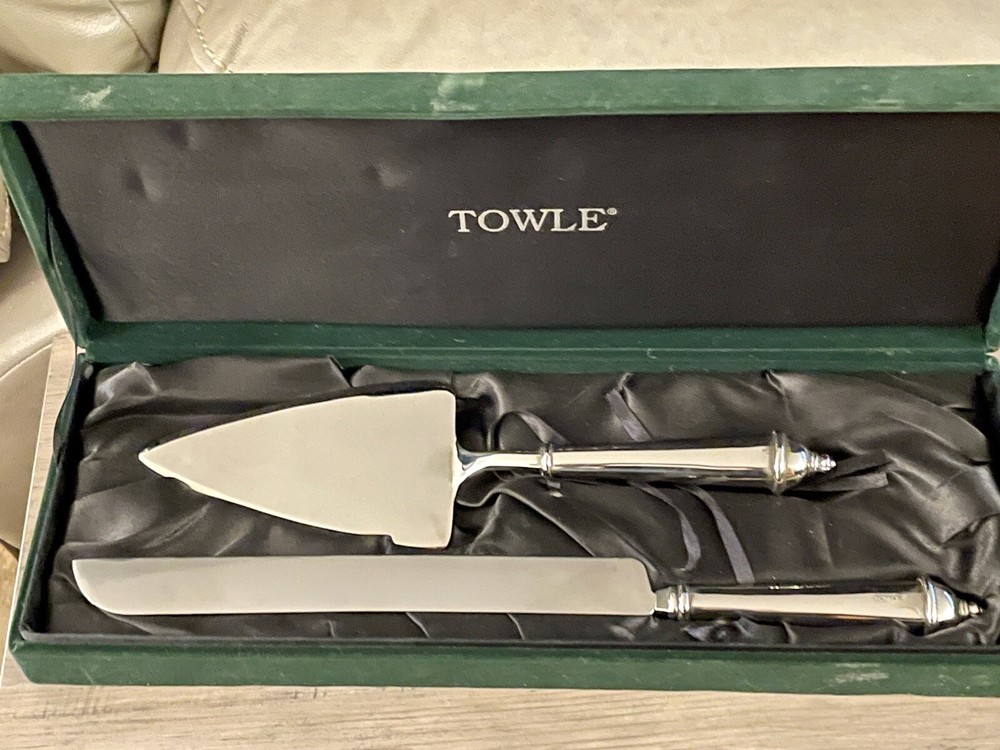 Towle Silver Tone Wedding Cake Server 2pc set