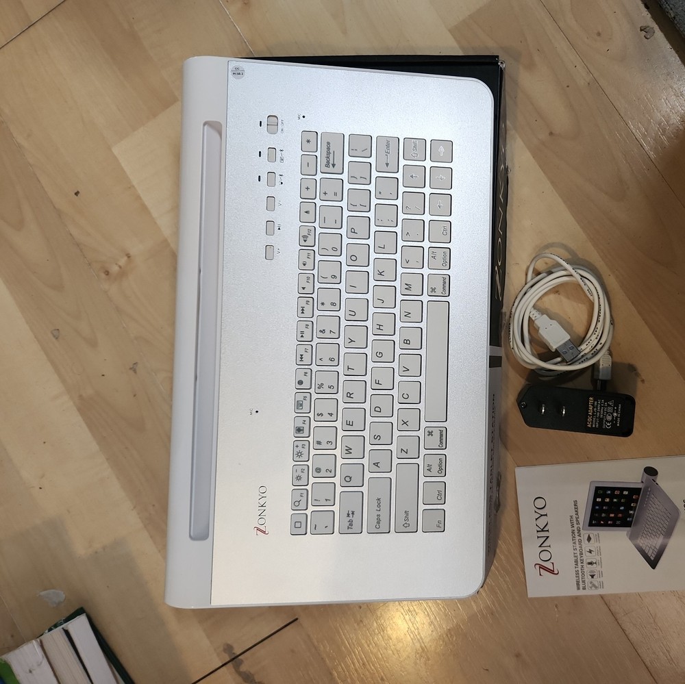 Zonkyo Wireless Tablet Station Bluetooth Keyboard