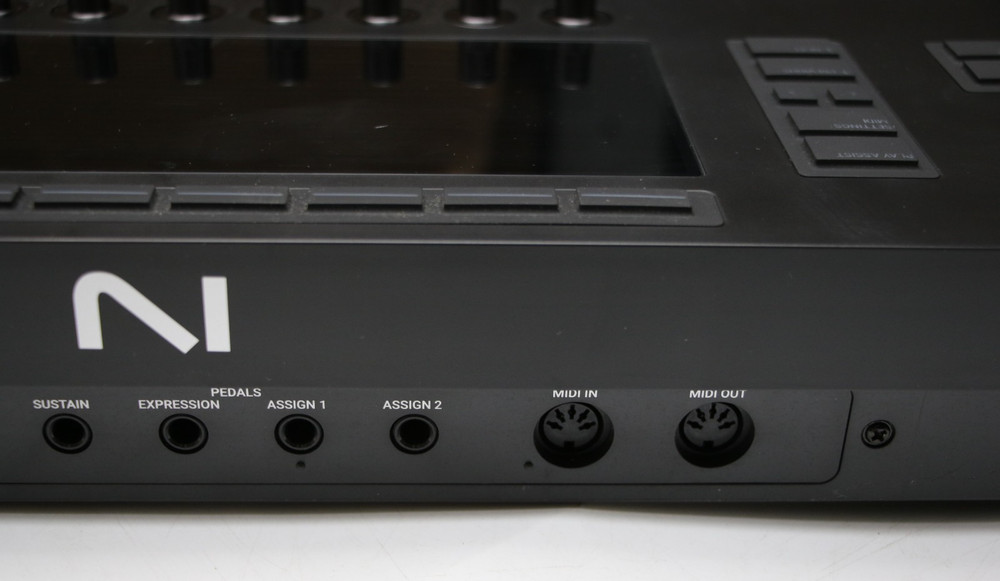 Native Instruments Kontrol S49 MK3 Keyboard Controller *READ*