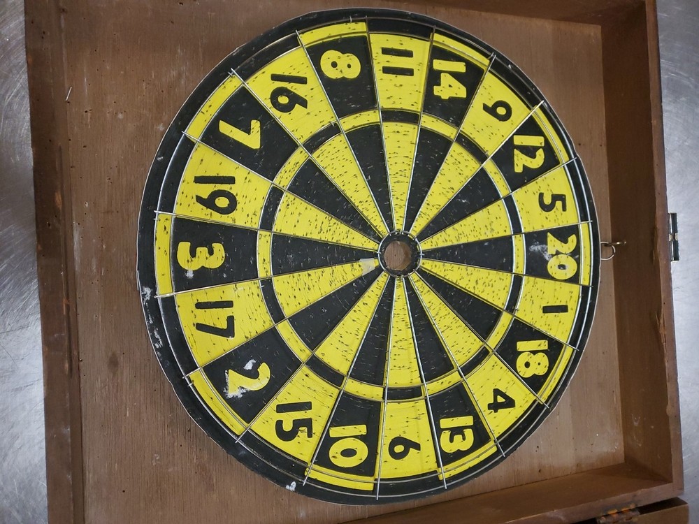 Kings Head Pub & Lodging Dart Board Set Missing Darts Used
