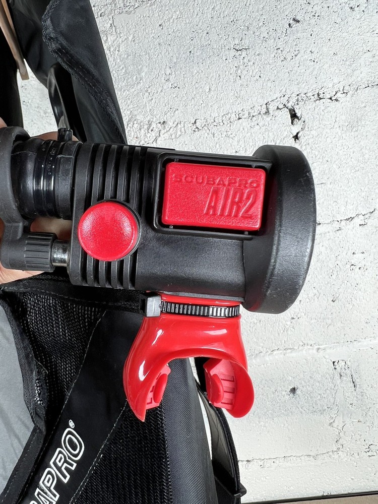 Scubapro w/ Air 2 Scuba Diving Size M