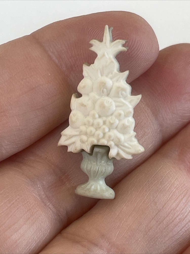Vintage Plastic Realistic Goofy Topiary Fruit Button 1 1/4”
