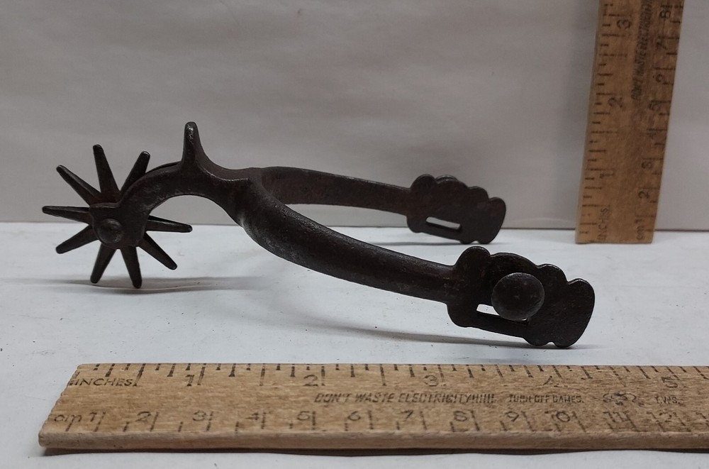 single Spur - RIGHT - Fixed Button - Chap Guard - STAR stamped - listing #506256