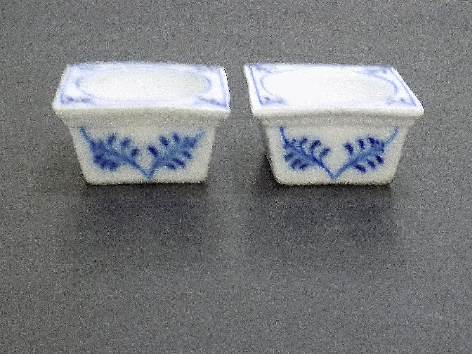 Pair Meissen Blue Onion Porcelain Open Salt Cellar Dishes
