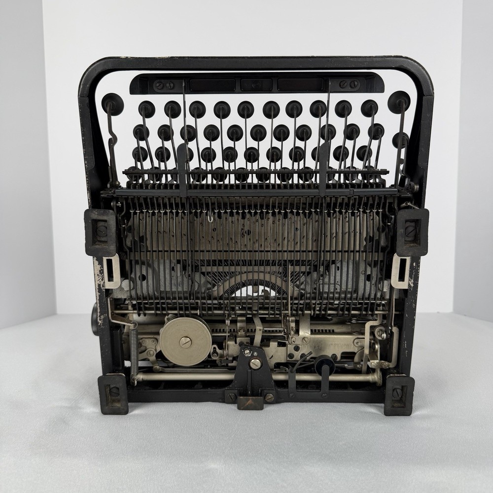 Remington Noiseless Model 7 Typewriter Working with Case