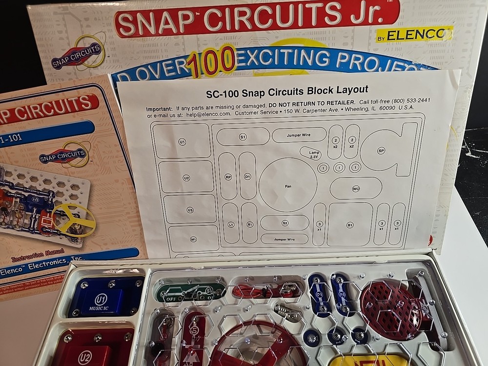 New, ELENCO Snap Circuits Jr. 100 Experiments Electronics Discovery Kit