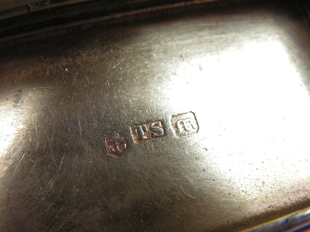 ANTIQUE WILLIAM IV THOMAS SHAW SOLID STERLING SILVER SNUFF PILL BOX 1835