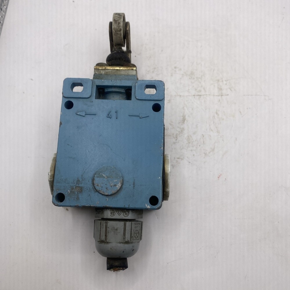 Crouzet 83-841-0 Roller Lever Limit Switch P4