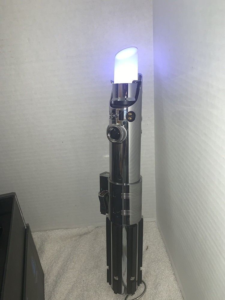 Star Wars Jedi Challenges AR Headset With Lightsaber See Description