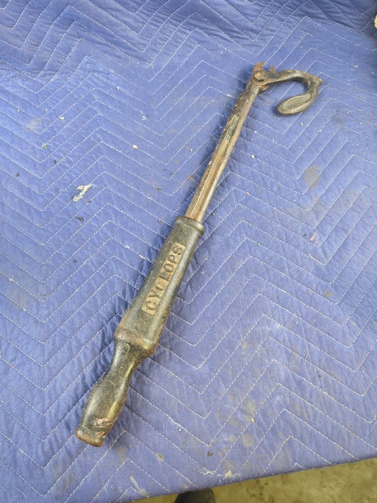 Union Hardware Cyclops Vintage Construction Nail Puller Demolition Tool Staples