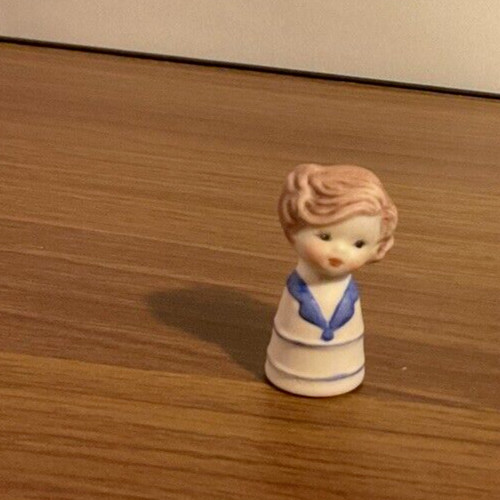 Vtg Enesco's Bisque Thimble - signed
