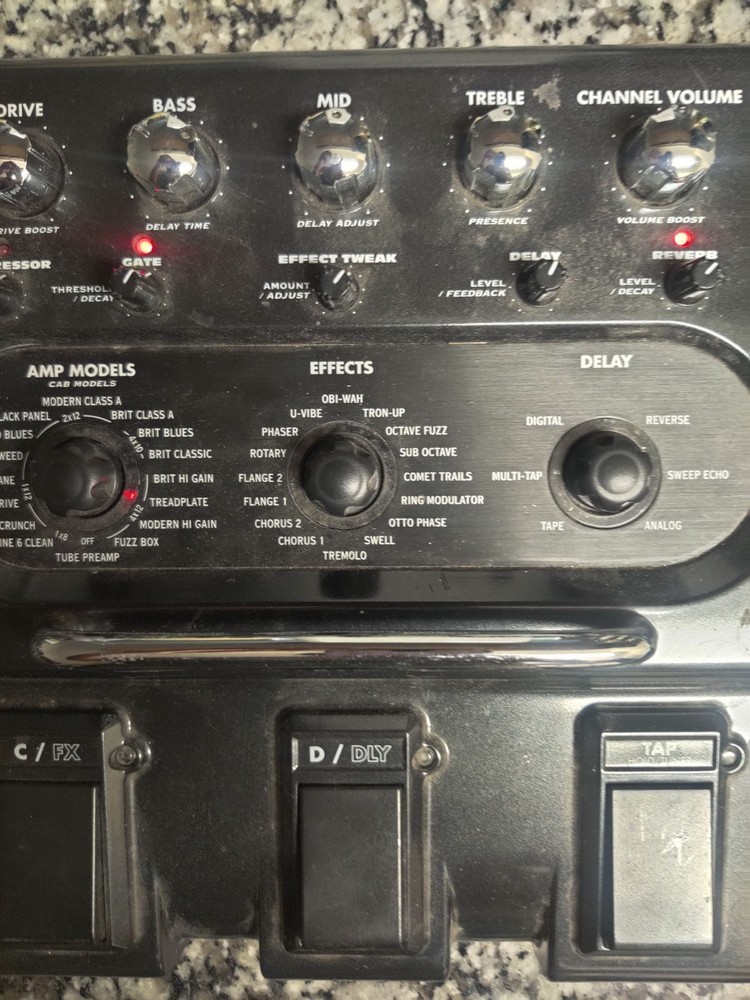 Line 6 Floor POD Plus Guitar Multi Effects Processor Pedal Board