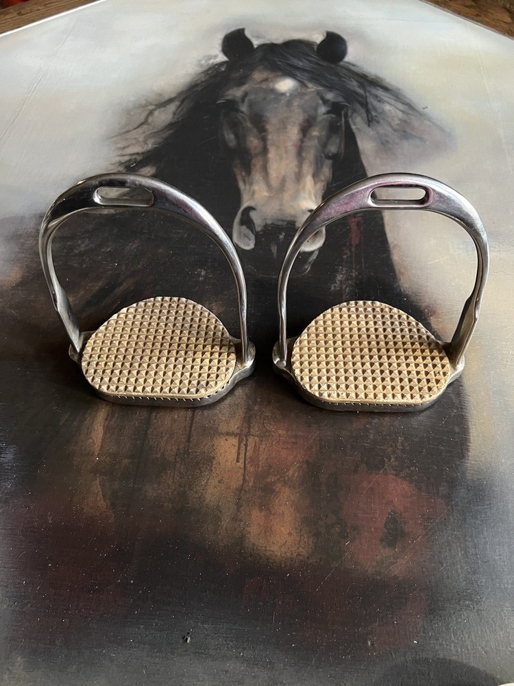 Endurance Stirrups