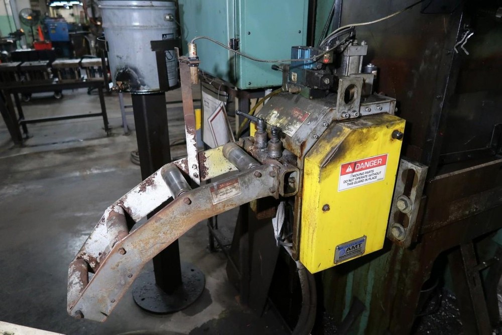 45 TON MINSTER "59S" FIXED-BASE GAP FRAME PRESS w/SERVO-FEED