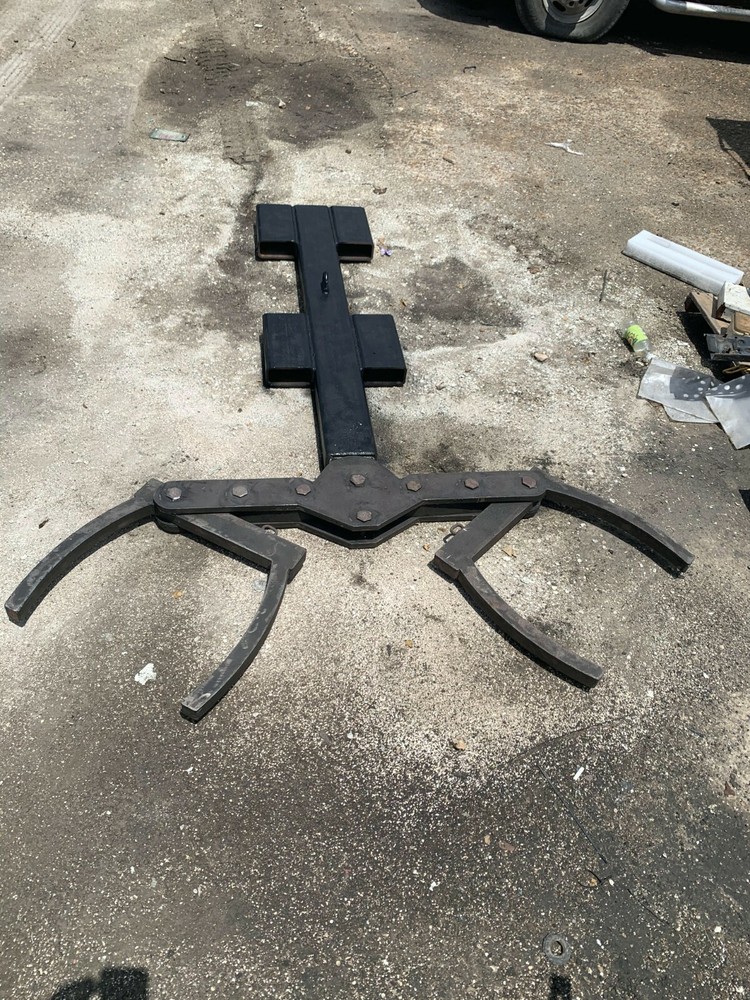 Parking Lot Scorpion Eagle Claw for your Forklift
