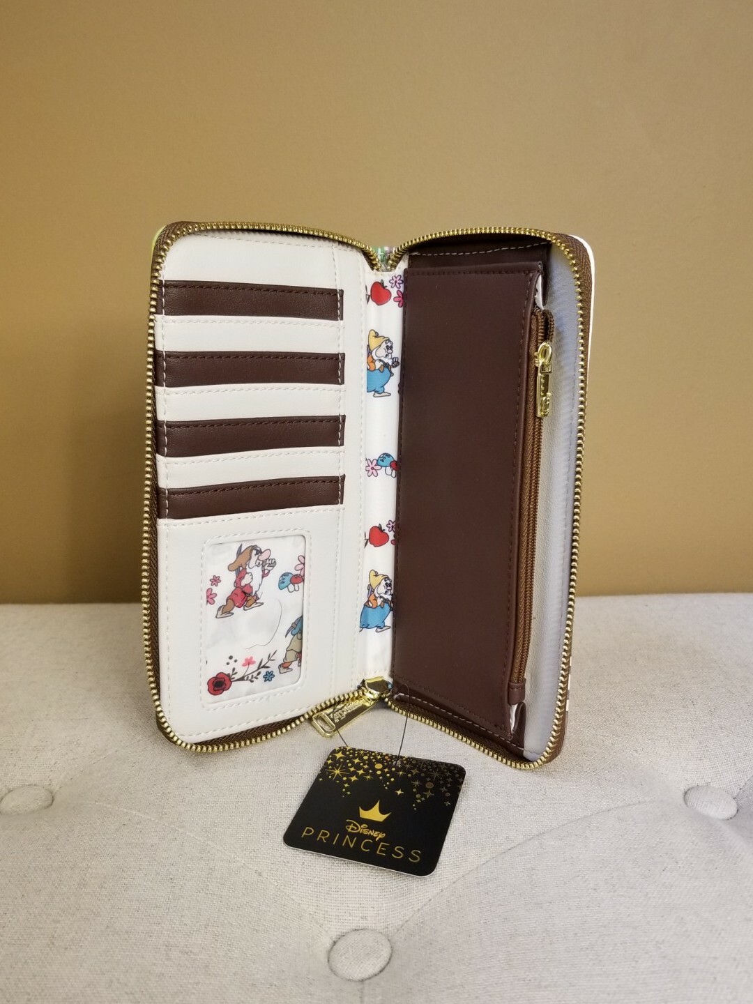 Loungefly Disney Princess Snow White & The Seven Dwarfs Wallet zip around NEW