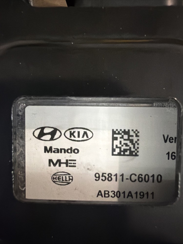 OEM Driver Side Blind Spot Detection System Warning Sensor 95811C6010