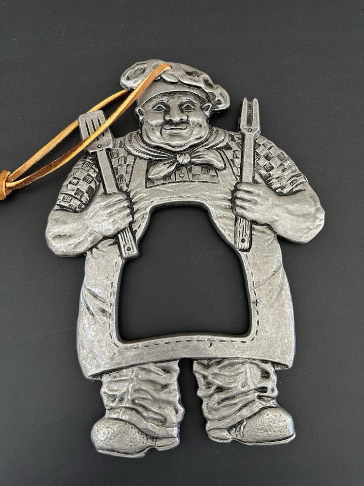 Hanging Metal Chef Cook Dinner 10” Kitchen Wall Decor EUC Heavy