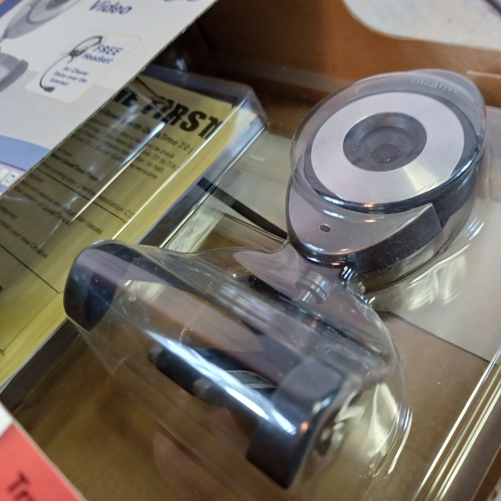 CREATIVE Live! Ultra Wide Angle Web Cam W/ Headset