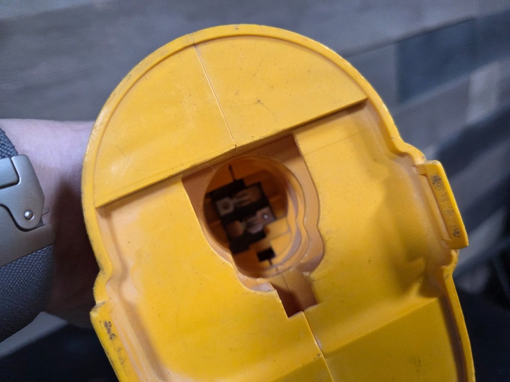 DEWALT CIRCULAR SAW DW936