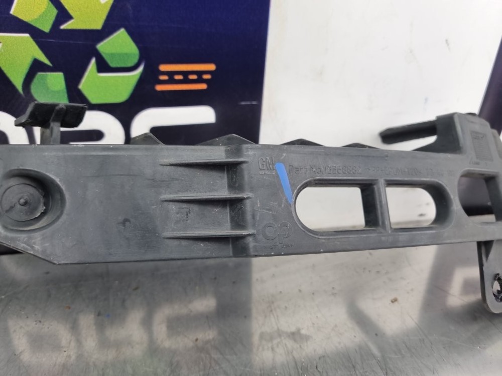 VAUXHALL ASTRA 2009-2015 HEADLIGHT BUMPER BRACKET FRONT DRIVER 13368882