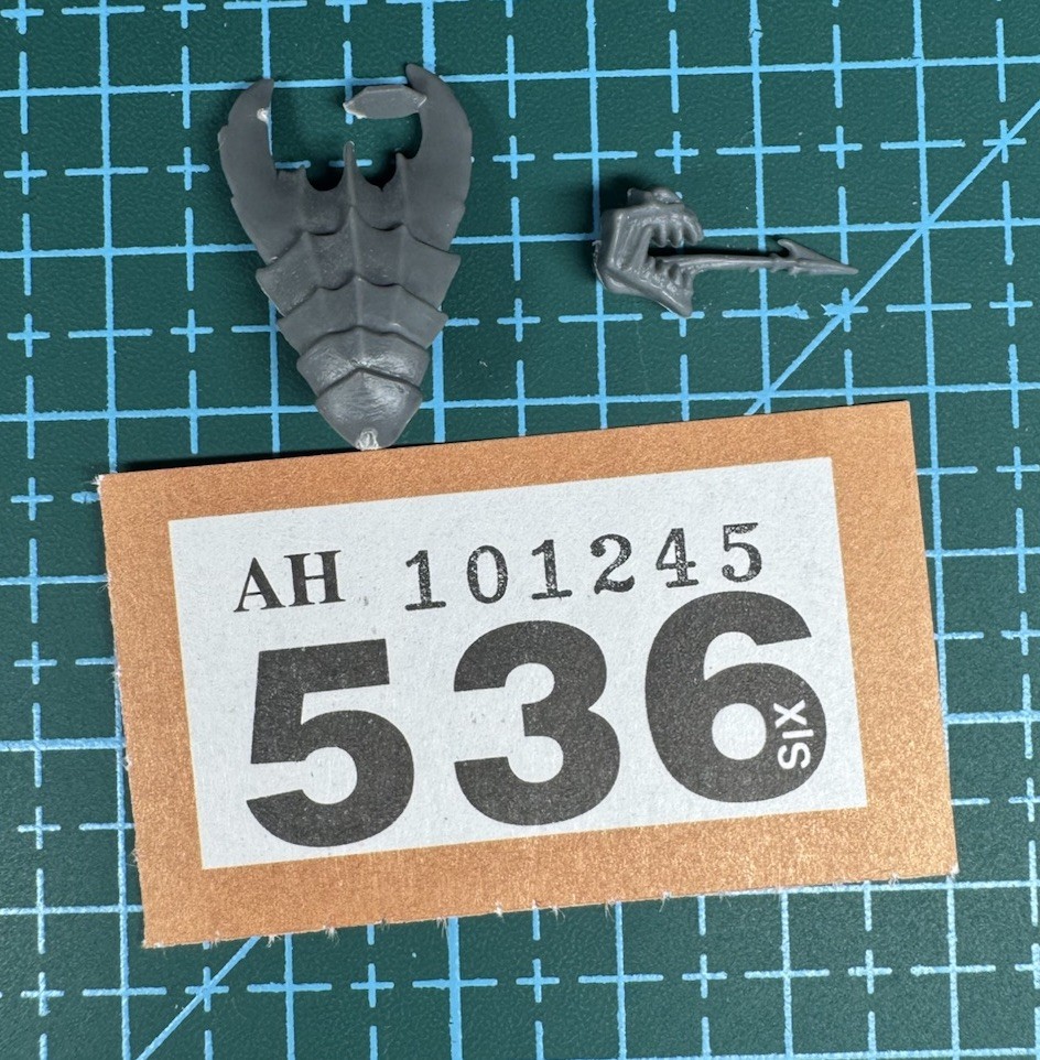 Tyranid Warrior Head Complete Helmet Crest Chitin 40K Bits Kitbash Leviathan