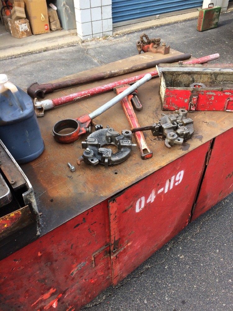 ELECTRICIANS ROLLING WORK BENCH WITH CHICAGO BENDER AND COLLINS THREADER USED