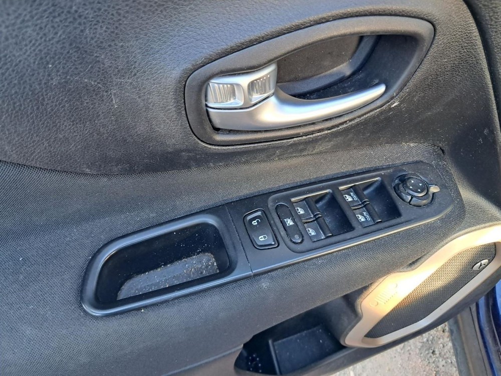 RENEGADE 2017 Glove Box 4855891