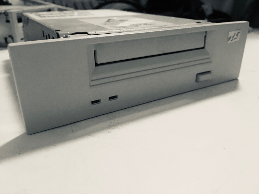 TAPE BACKUP, S/N 3240E06648, (15-TB)