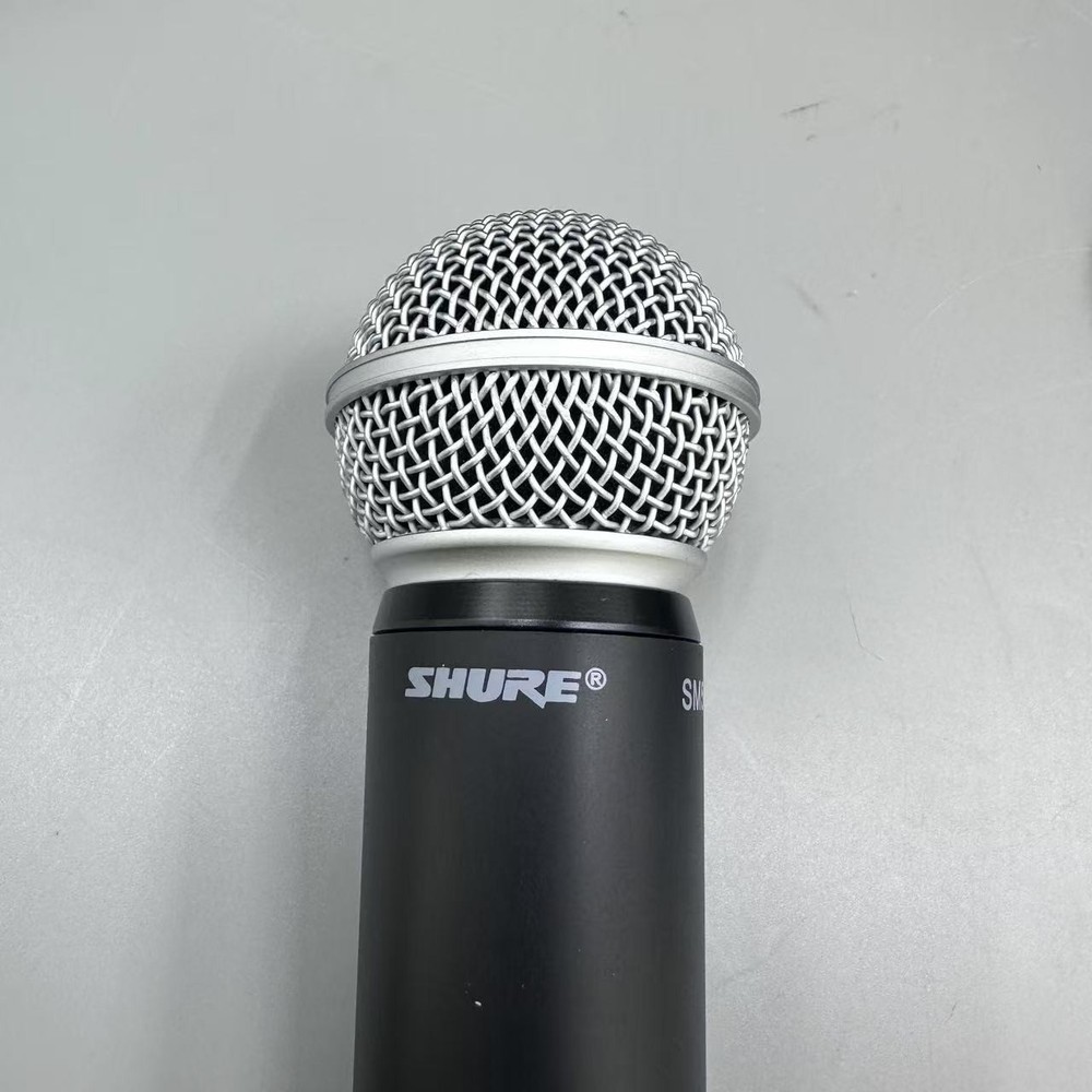 BLX24 / SM58 Wireless System with SM58 Handheld Vocal Microphone