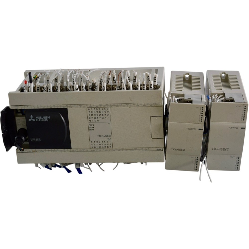 Mitsubishi FX3GA-60MT-CM, FX2N-16EYT, FX2N-16EX Programmable Controller Assembly