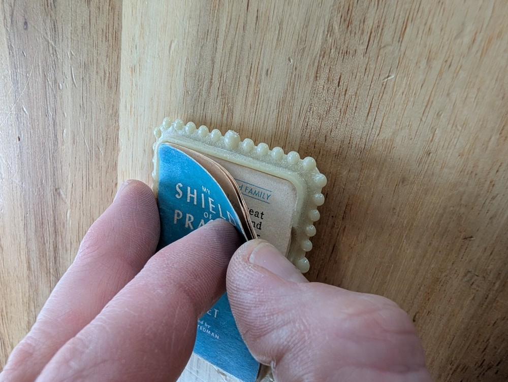 ORIGINAL WWII US MY SHIELD OF PRAYER LOCKET / BOOKLET